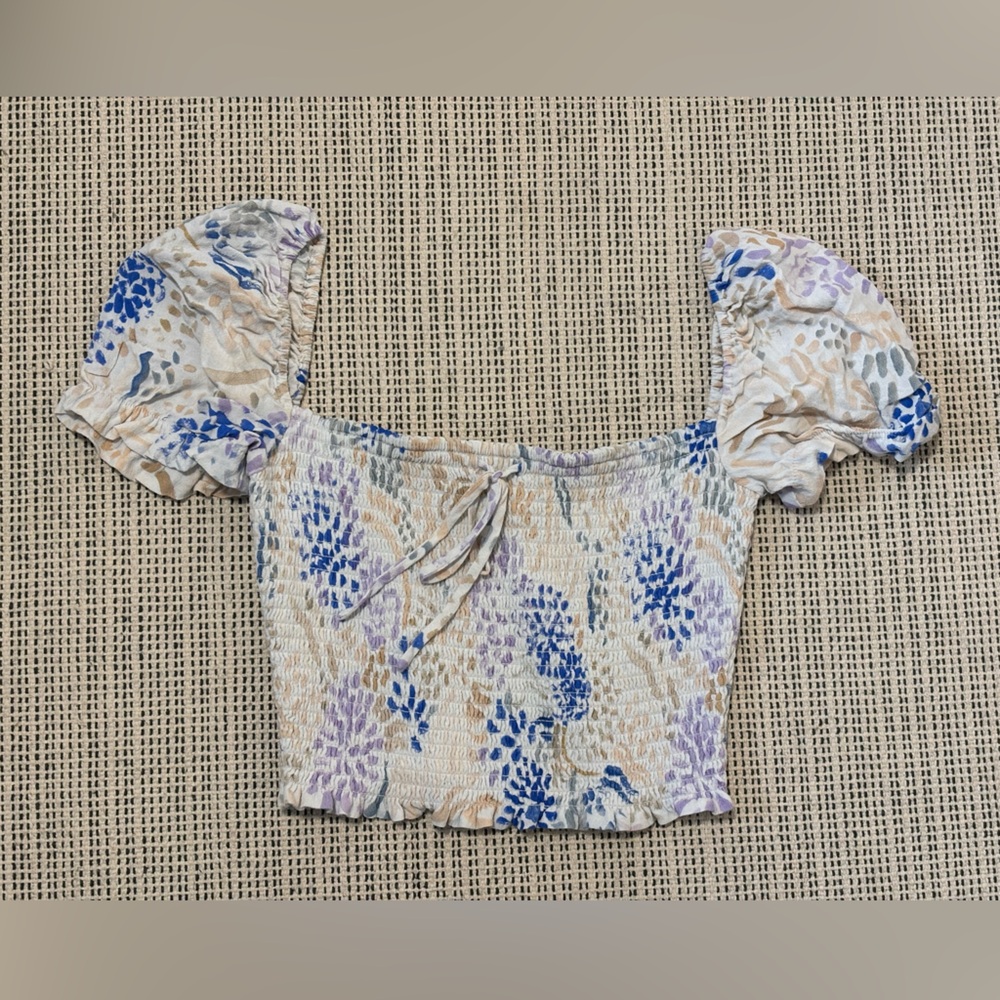 Aritzia Wilfred smocked crop top